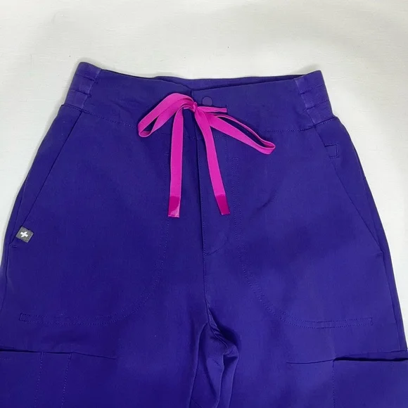 FIGS | XXS Tall High Waisted Sumaiya Skinny Scrub Pants - Picture 3 of 9